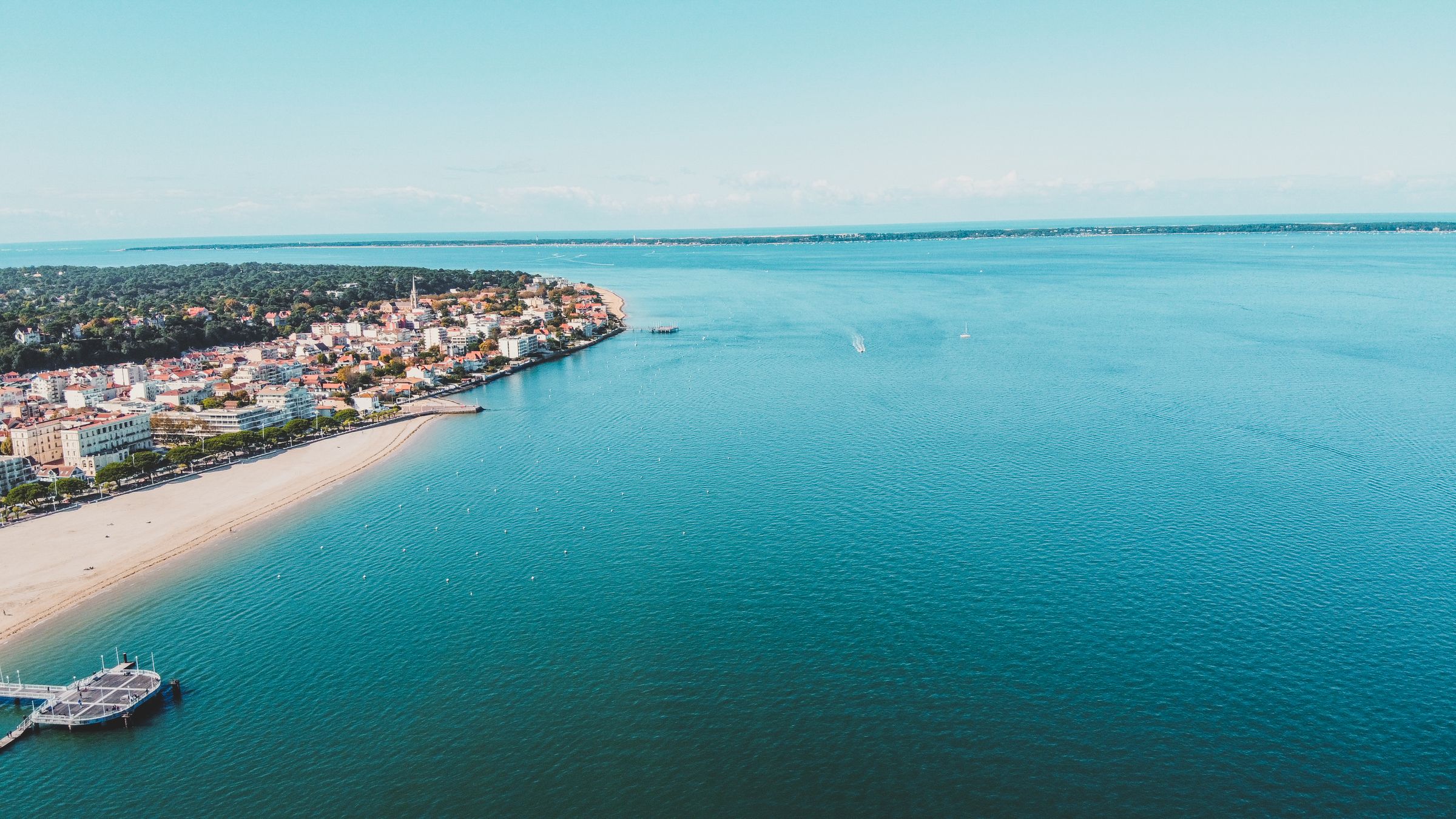 Vue aérienne d'Arcachon et du Bassin
